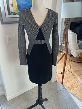 Diane Von Furstenberg Black and White Long Sleeve V-Neck Dress